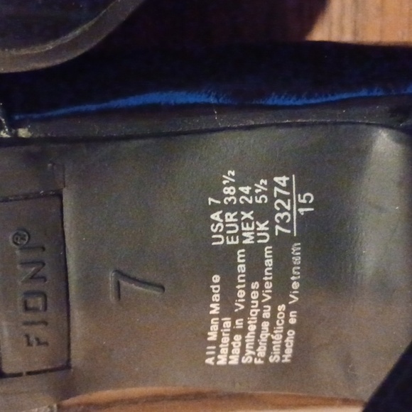 Fioni black high heels, 4" high, EUC - Picture 8 of 8